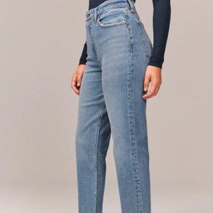 Abercrombie & Fitch Curve Love Mom Jeans High Rise